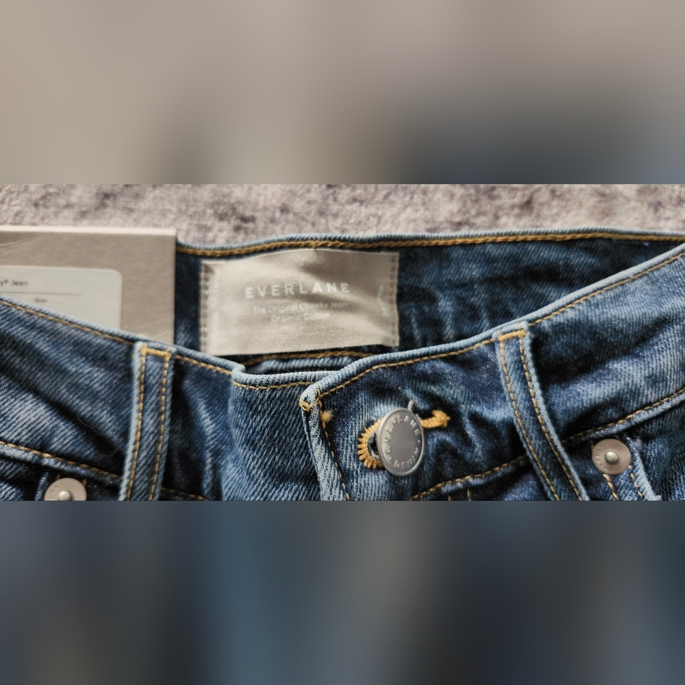 NWT Everlane $128 The Original Cheeky Straight Leg Jeans Size 28 Medium Wash - Picture 3 of 6